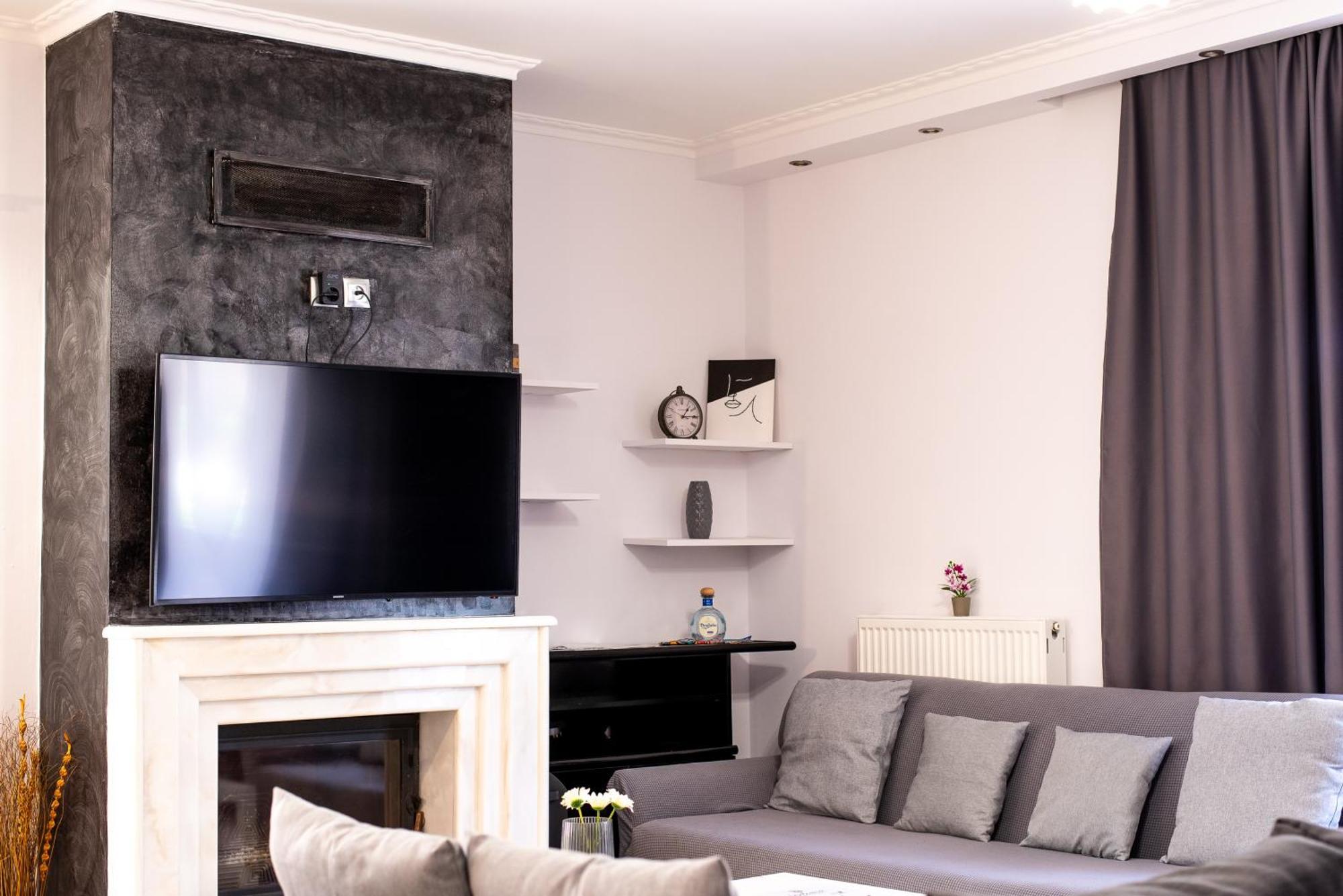 Sea And Airport Apartment Артемида Екстериор снимка
