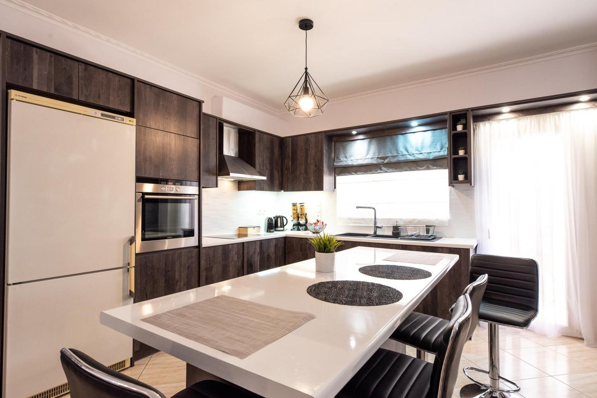 Sea And Airport Apartment Артемида Екстериор снимка