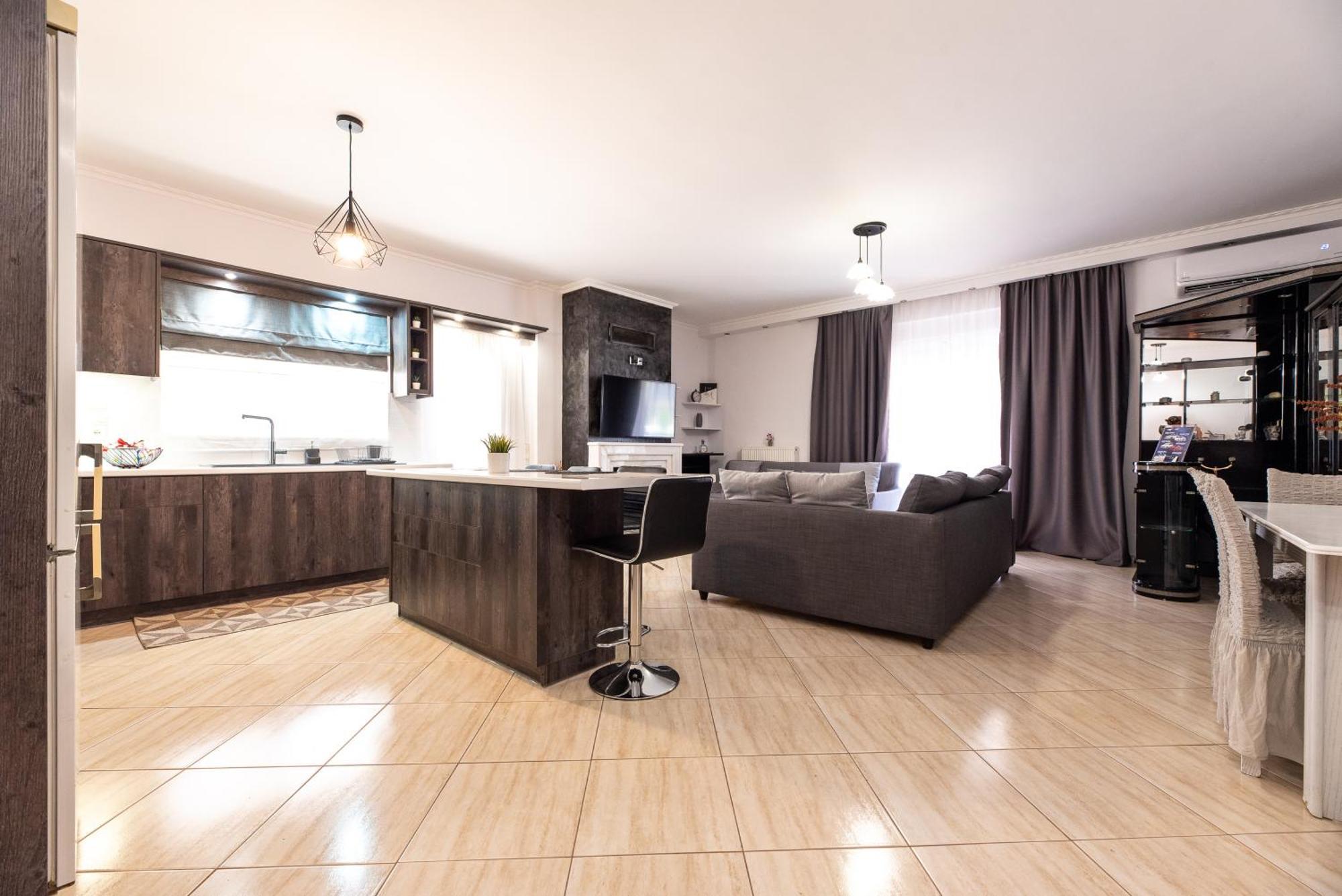 Sea And Airport Apartment Артемида Екстериор снимка
